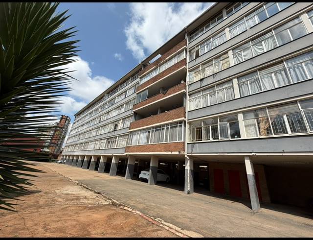 3 BEDROOM APARTMENT FOR SALE IN SUNNYSIDE